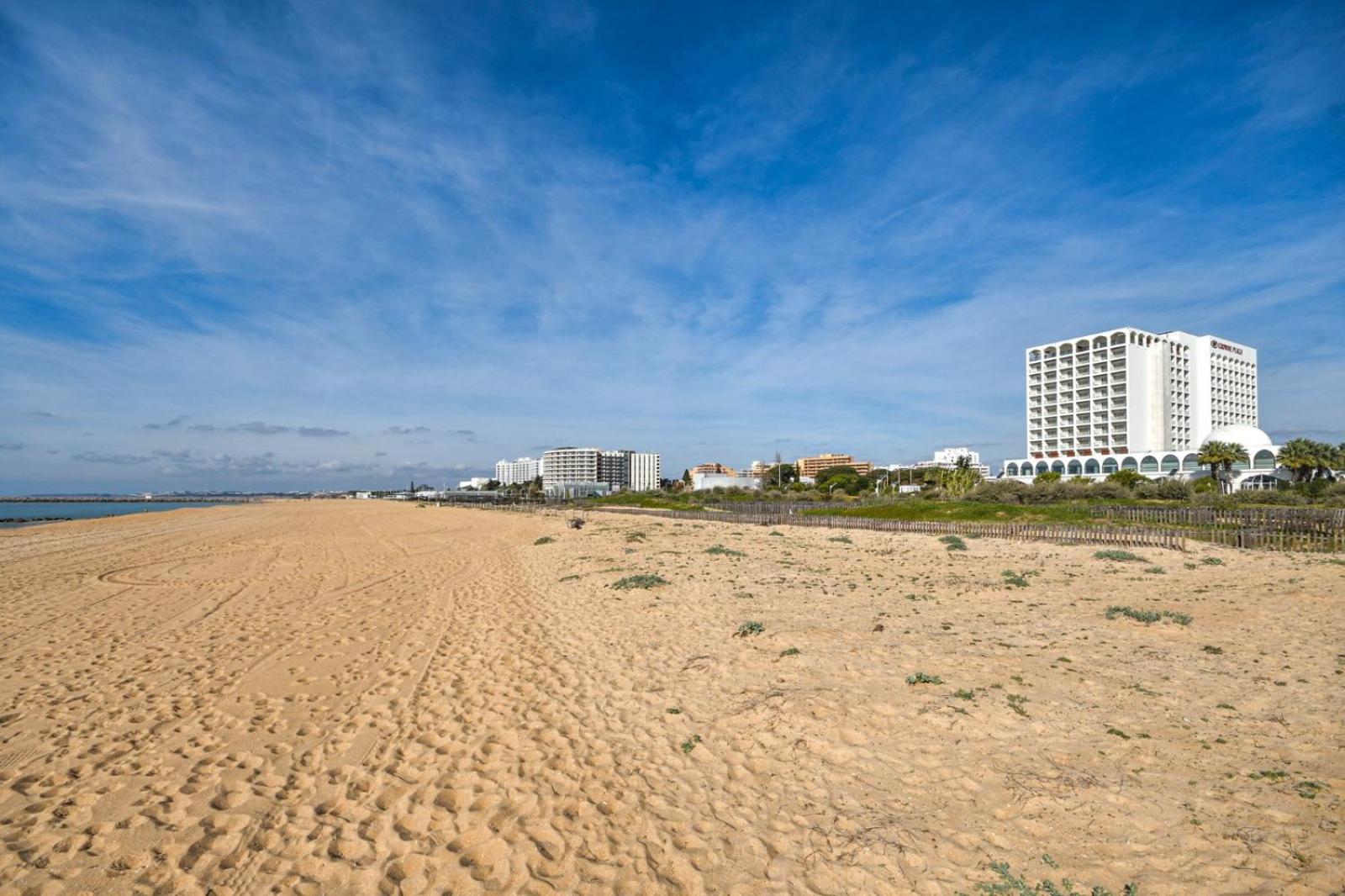 Vila Atlantida - Vilamoura-Quarteira Holiday Home - Beach At 250 Mts Luaran gambar